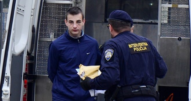 Zbog djevojke: Mladić iz BiH htio zaklati Puljanina, ostavio ga da leži u lokvi krvi...