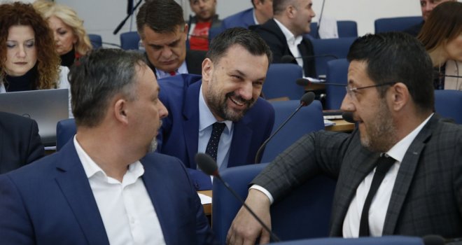 Sarajevo jeste hirovito, a oni protivnike gaze brutalno: Konaković i Čampara najveći pobjednici - SDA im bila pretijesna!  