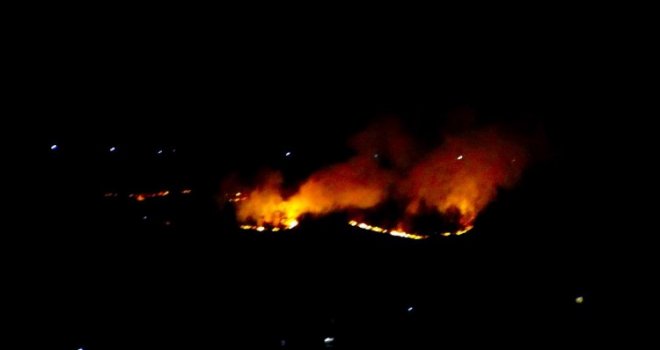 Tokom noći ugašen požar ispod brda Žuč, na području Vogošće