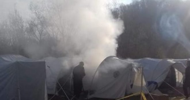 Užas na graničnom prijelazu BiH: Izgorjeli trijažni šatori, sumnja se da je požar podmetnut