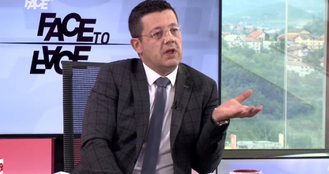 Čampara: Teorije Avde Avdića graniče sa zdravim razumom....  Sebija bi trebala napustiti politiku, opterećuje Bakira!