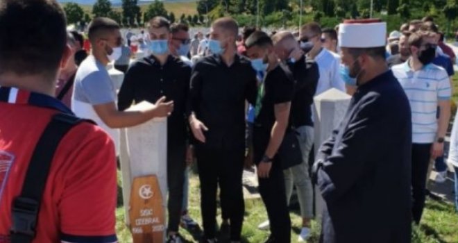 Ogromna tuga na mezarju: Klanjana dženaza medicinaru Hitne pomoći Džebrailu Šišiću