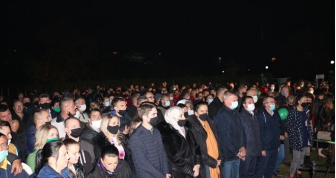 Masovan politički skup u Visokom: Svi smo mi SDA, ne može nam korona nista