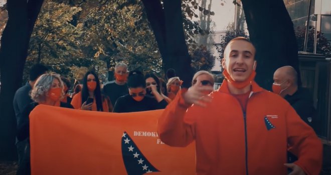 Ni ovaj video spot u hip-hopu maniru nije pomogao Komšićevom DF-u Novo Sarajevo
