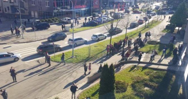 Bh. građane uznemirio zemljotres, napustili zgrade i stanove, nastava obustavljena