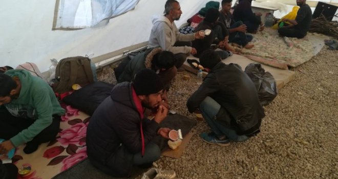 Migrantska kriza: Oružane snage pristupile pripremi vojnih šatora i jutros se uputile ka kampu Lipa radi montiranja