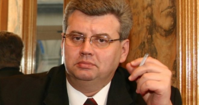 Preminuo voditelj Tarik Helić, poznat po pozdravu 'Svako dobro, Bosno i Hercegovino'