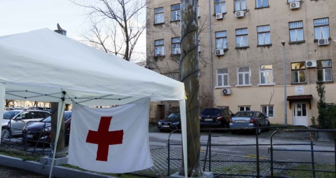 Vuković: Zdravstveni radnici proveli noć u šatoru, nema pomaka u pregovorima