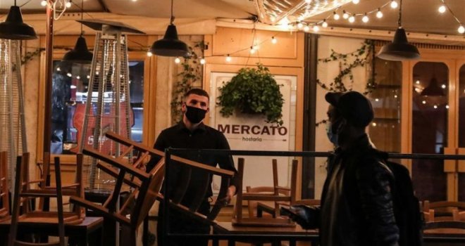 Nakon dugo vremena, Italijani ponovo mogu jesti i piti u zatvorenim prostorima