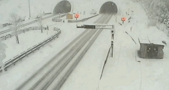 Hrvatska već zatrpana snijegom, oblaci sa sjeverozapada stižu do BiH: Od večeras zima se ponovo vraća...