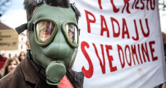 U Hrvatskoj prosvjedi protiv epidemioloških mjera: Vratite nam gripu