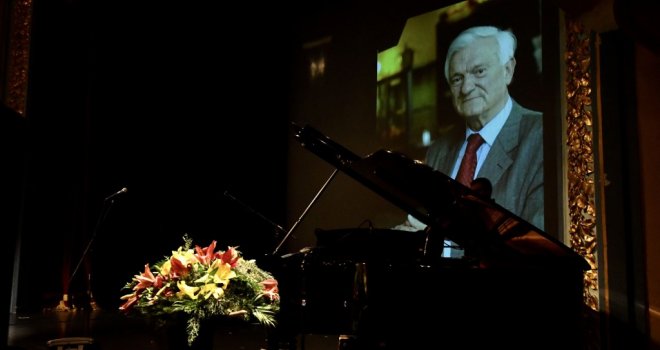 Održana komemoracija Jovanu Divjaku, generalu koji je vikao 'ne pucaj'