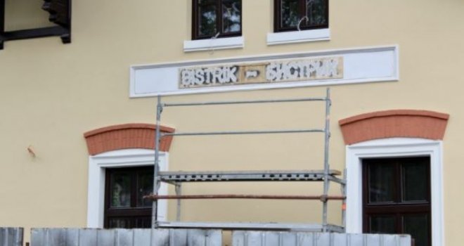 Na Bistričkoj stanici vraćen i natpis na ćirilici