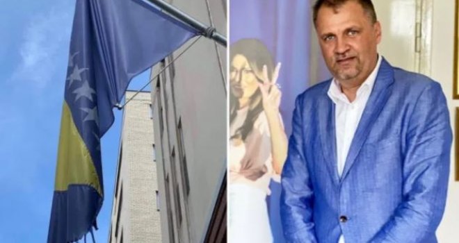 Kako ambasador BiH u SAD bruka državu: Okačio poderanu zastavu i neće da je spusti na pola koplja 11. jula