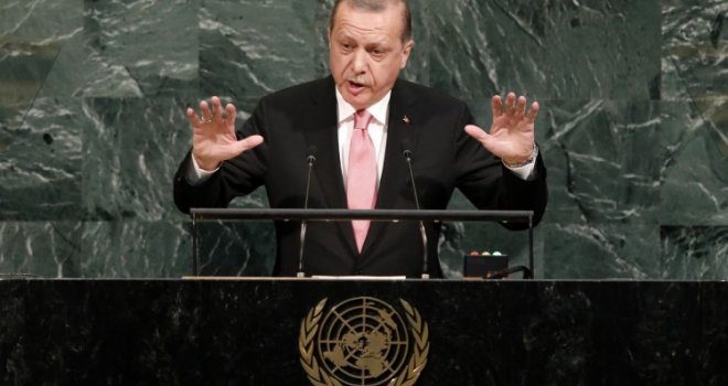  Erdogan: Nećemo dozvoliti da ova crna mrlja bude stavljena po strani. Turska je i dalje uz BiH, u molitvama...