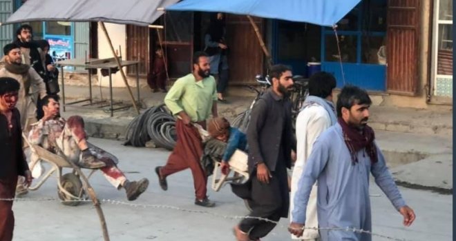  U eksploziji ispred zračne luke Kabul poginulo najmanje 13 osoba, uključujući i djecu