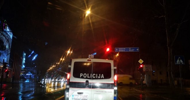 Muškarac ubio ženu: Djevojka je bježala sa Autobuske stanice tražeći pomoć, uspjela je pozvati i policiju