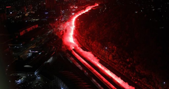 Pogledajte spektakularnu bakljadu Željinih navijača povodom 100 godina postojanja kluba: Večeras veliki vatromet