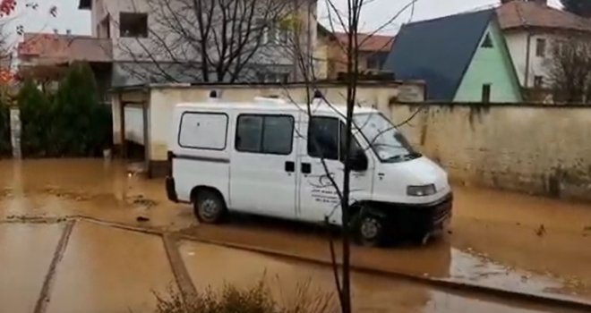 Na Ilidži se noćas nije spavalo: Potopilo spratove, odnijelo zimnicu... Građani kažu da 'nikad nije bilo ovako'