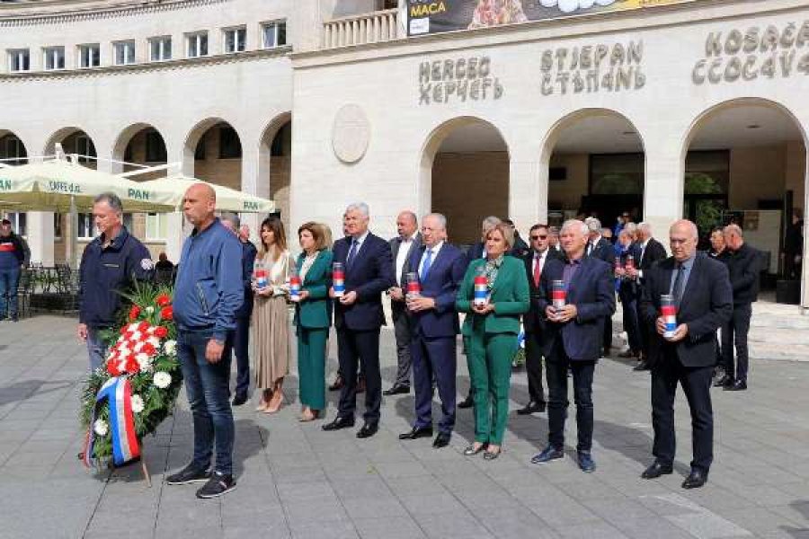 hns-polaganje-cvijeca-mostar-1