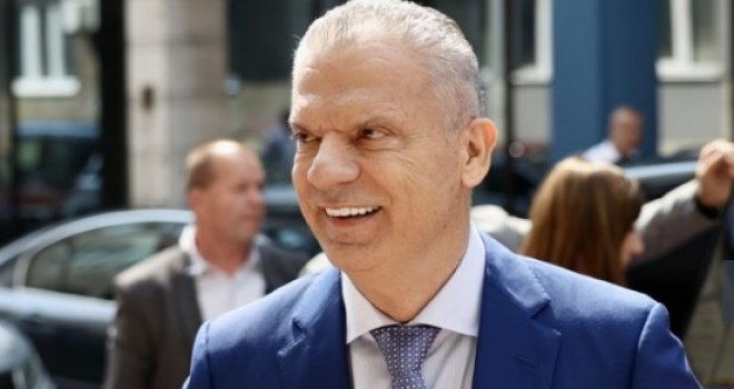 Fahrudin Radončić došao na Kongres SDP-a: 'Nijedna ptica koja se odvoji od svog jata neće završiti tako uspješno...'