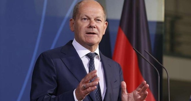 Olaf Scholz banuo u neočekivanu posjetu Kijevu: Najavio vojnu pomoć Ukrajini vrijednu 650 miliona eura