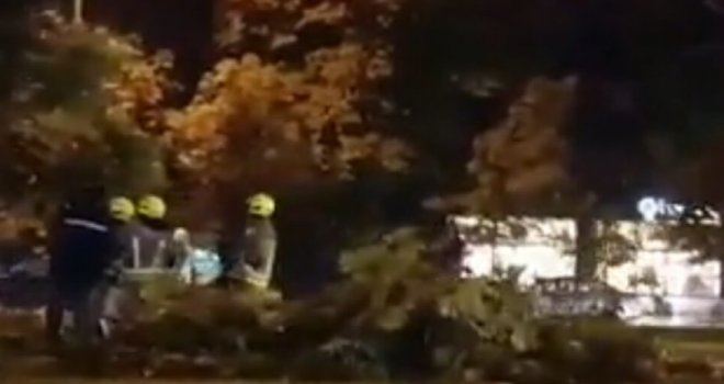 Građanima Kantona Sarajevo upućen apel zbog nadolazećeg olujnog vjetra: Budite u pripravnosti!