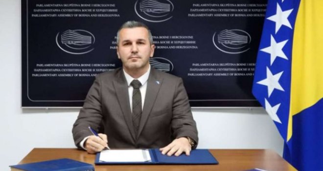 I Čaušević reagovao na Konakovićevu izjavu: 'Karadžić, Mladić i Šešelj su koristili riječ 'balije' u ratu, a Konaković u miru'