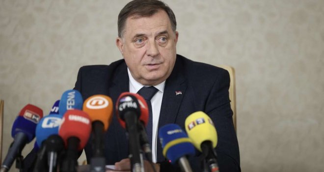 Dodik opet pokušao savjetovati studente u Srbiji, no odala ga je jedna rečenica: 'Predsjednik Vučić je...'