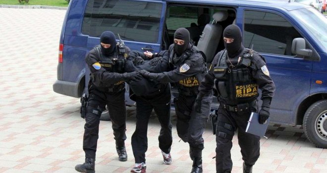 Traži se pritvor za carinike i policajce! Brat glavnog tužioca iz Banja Luke uzimao novac i puštao kamione bez kontrole