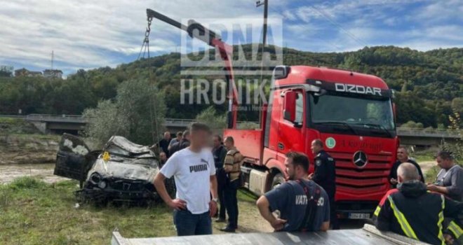 Izvlačenje Mercedesa, u kojem su život izgubile četiri osobe, trajalo preko tri sata: Uzrok nesreće i dalje nepoznat