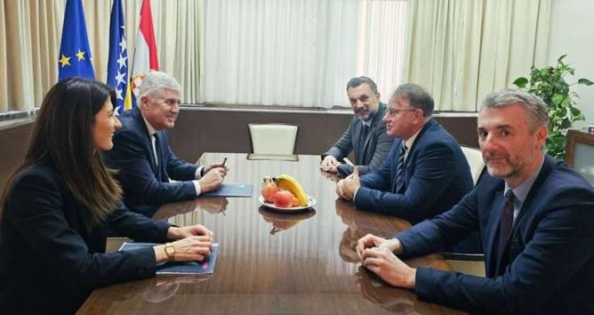 Trojka pozvala Čovića da prestane štititi Dodika, a evo šta poručuju 'ruskom potrčku'
