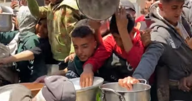 Izraelska propaganda bez granica: Sada tvrde da u paketima za hranu ima oružja