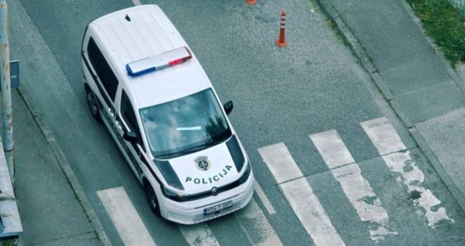 Opet bačena bomba u Sarajevu: Nepoznata osoba aktivirala eksplozivnu napravu u Novopazarskoj