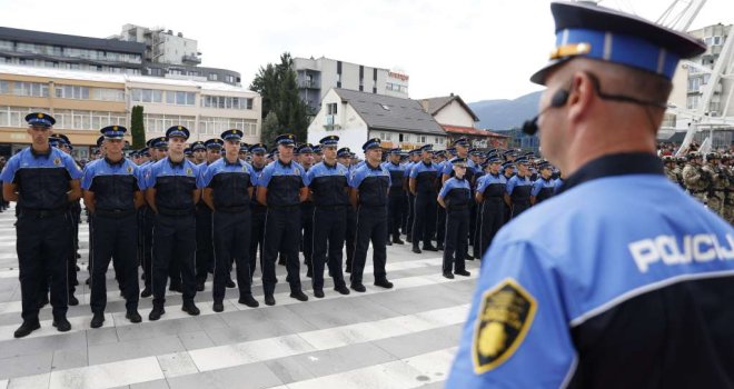 Novih 238 kadeta Policijske akademije FMUP-a položilo zakletvu pred pridruživanje MUPKS-u