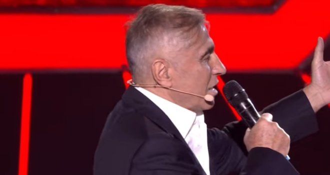 Užas u Srbiji: Legendarni nogometaš držao govor na komemoraciji, tražio čašu vode i onda se srušio