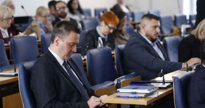 Put ka sigurnijoj i perspektivnijoj budućnosti: Skupština KS usvojila Strategiju za mlade do 2030. godine