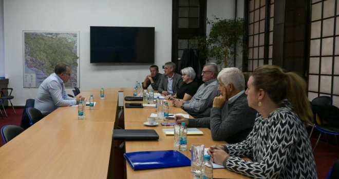 Premijer Nikšić održao sastanak s Upravom i Nadzornim odborom Ginexa: Dogovorena satnica od 6,15 KM