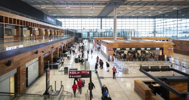 Haos na aerodromu u Berlinu: Brojni letovi kasnili zbog drona