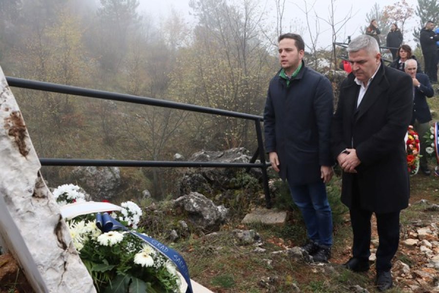 kazani-polaganje-cvijeca-delegacija-ks-2025