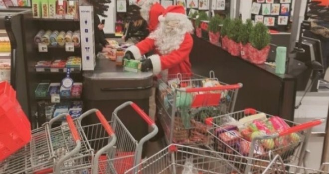 'Glad opravdava sredstva': Djedovi Mrazovi i vilenjaci opljačkali supermarket i hranu podijelili siromašnima