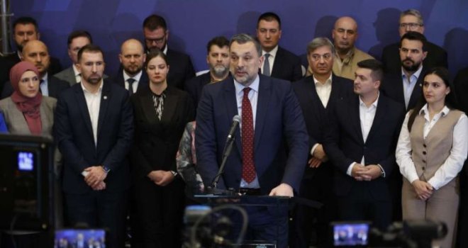 I NiP odgovorio Komšiću, optužili ga da brani Izetbegovićevu rušilačku odluku: 'Pokazao je pravo lice!'