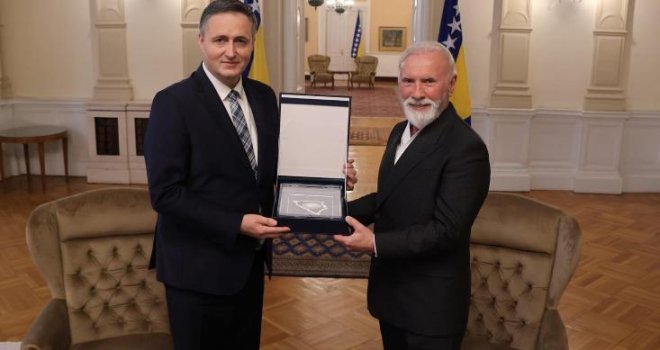 Bećirović ugostio bh. muzičara: 'Dino Merlin je dio kulturnog identiteta BiH, umjetnik čije pjesme povezuju ljude'  