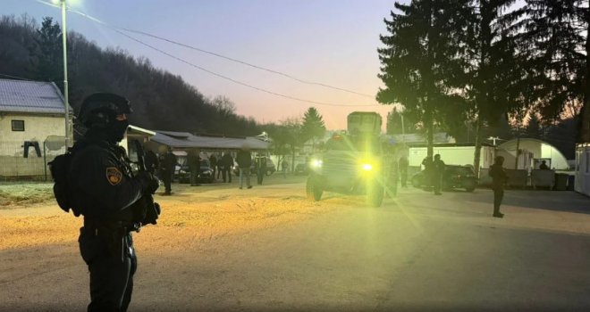 Akcija Obruč u kampu Blažuj: Otkriveni migranti povezani s organizovanim kriminalom