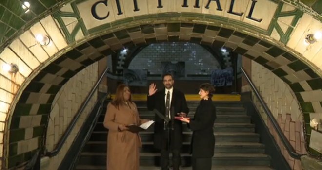 Zohran Mamdani zvanično gradonačelnik New Yorka, zakletvu položio na Kur’anu