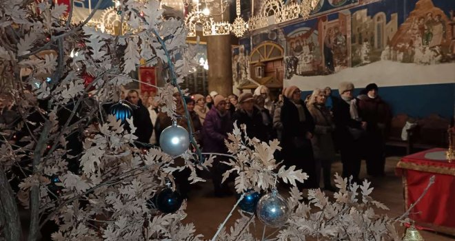 Pravoslavci u BiH i svijetu danas obilježavaju Božić, praznik Hristova rođenja