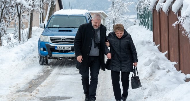 Građani Vogošće opet ostali bez grijanja: Iz BAGS-a im se ne javljaju na telefone