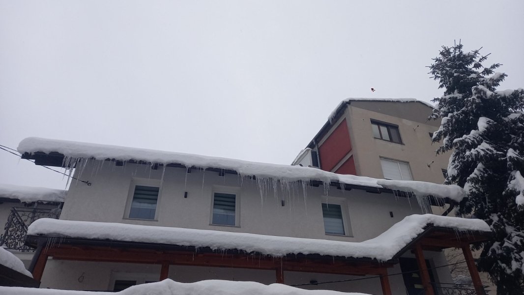 ledenice-na-krovovima-sarajevo-3
