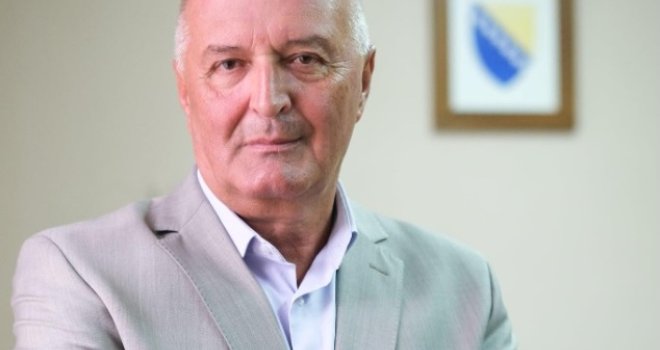 Helez: 'Vraćanje mandata Save Minića politička je osmrtnica Milorada Dodika... Iza njega ostaje spaljena zemlja!'