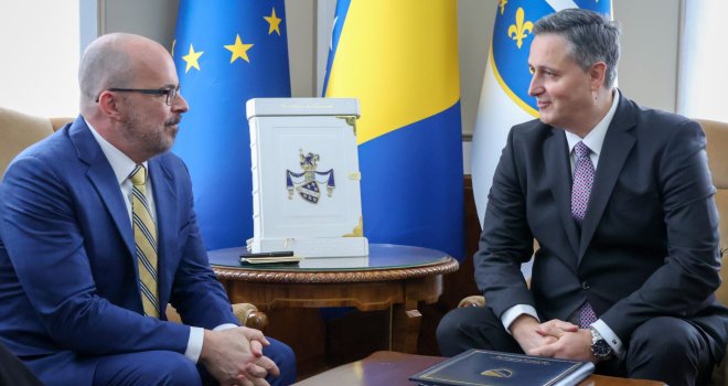 Nakon Dodikovog posljednjeg istupa: O čemu su razgovarali Ginkel i Bećirović?